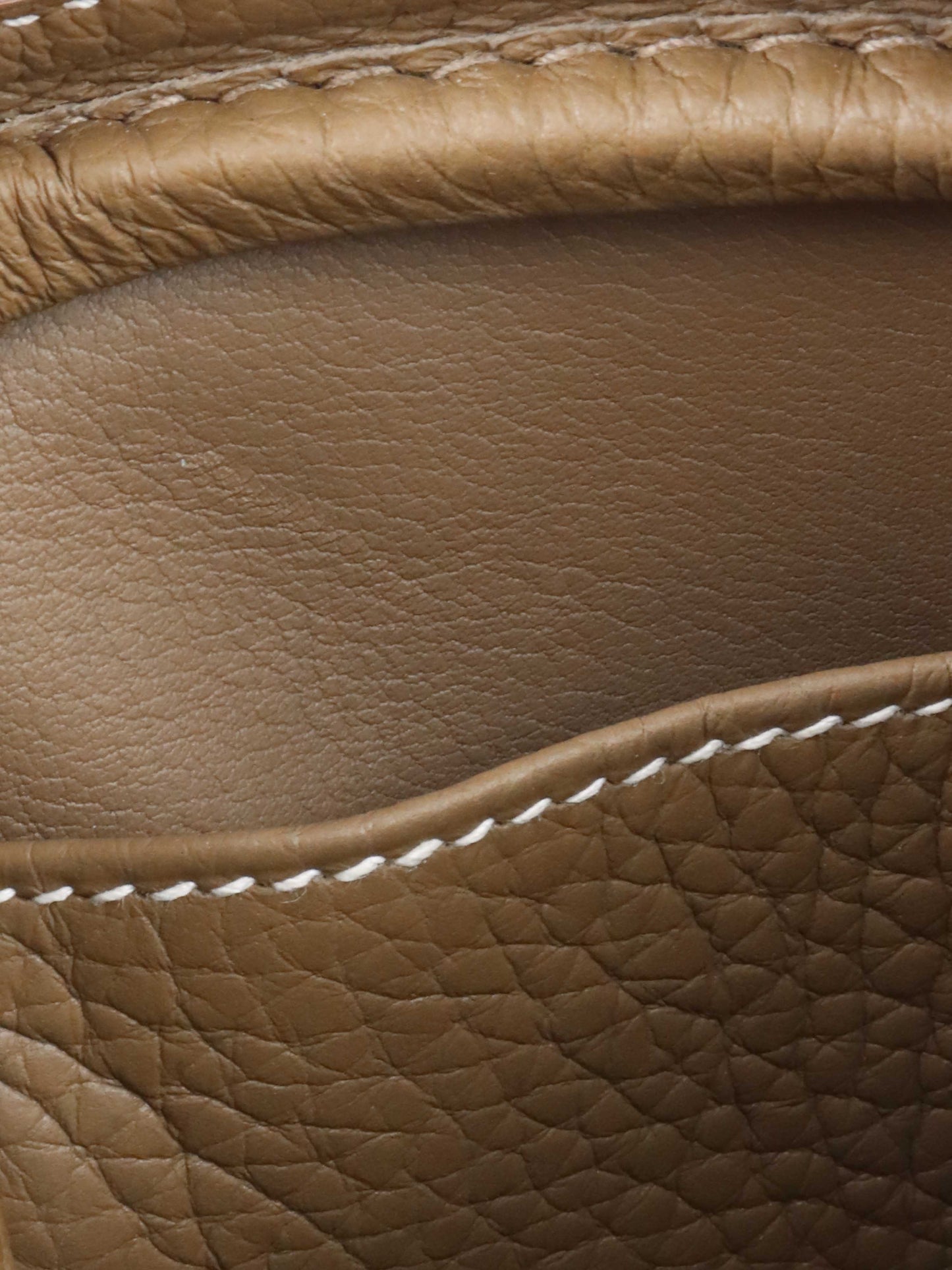 Hermes Etoupe Lindy 26 GHW.