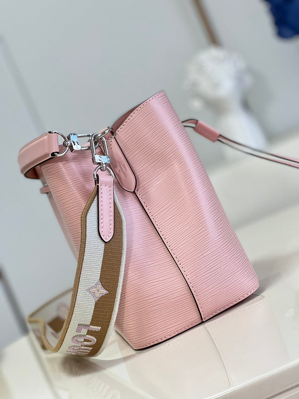 Alice Bags- Louis Vuittons  - 16462