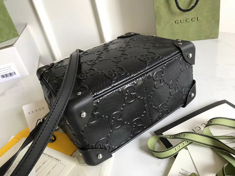 Gucci   Luxury Bags  1062