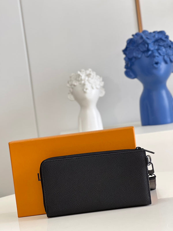Alice Bags- Louis Vuittons  - 16546