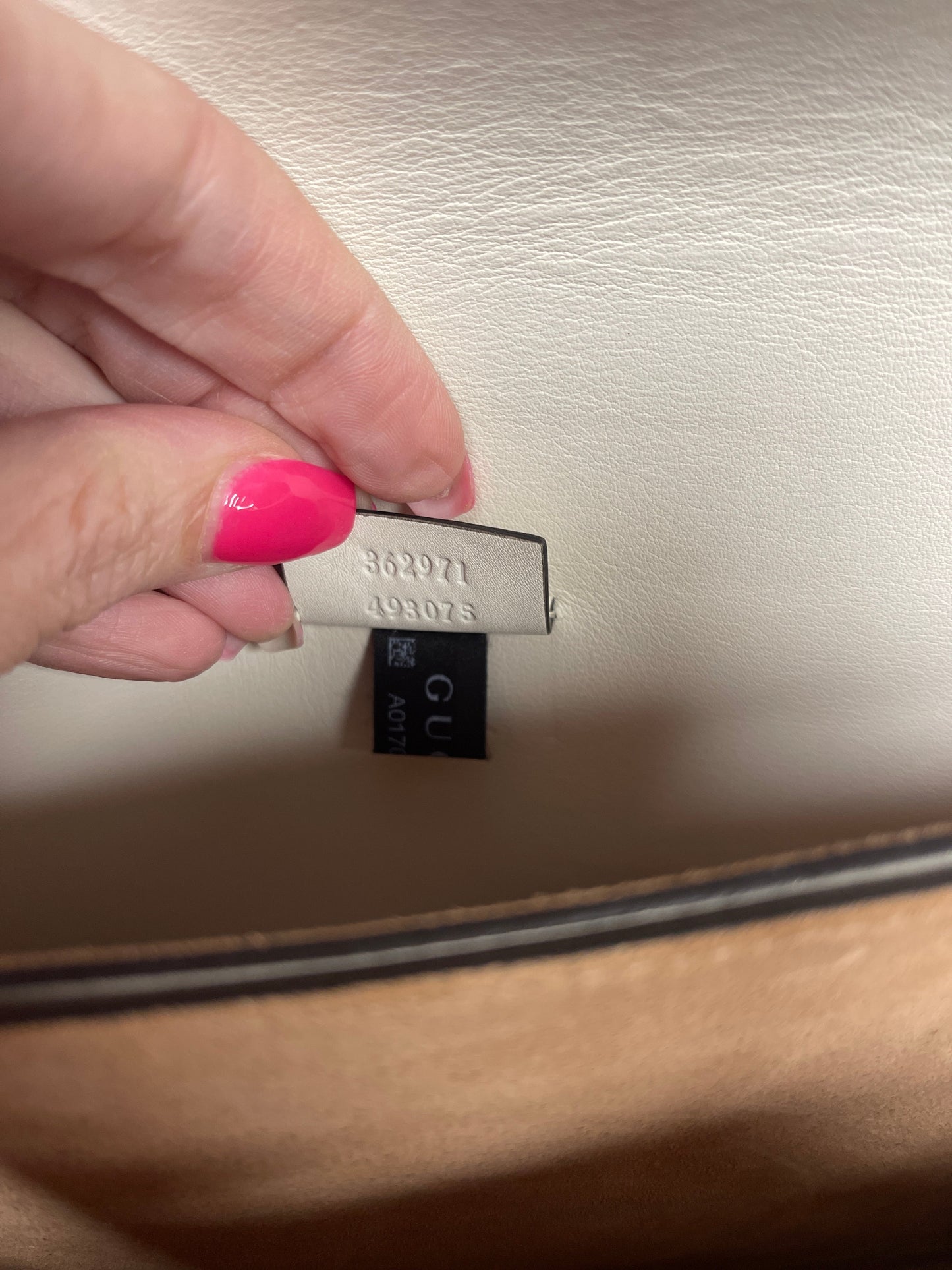 Crossbody Luxury Designer By Gucci  Size: Medium
