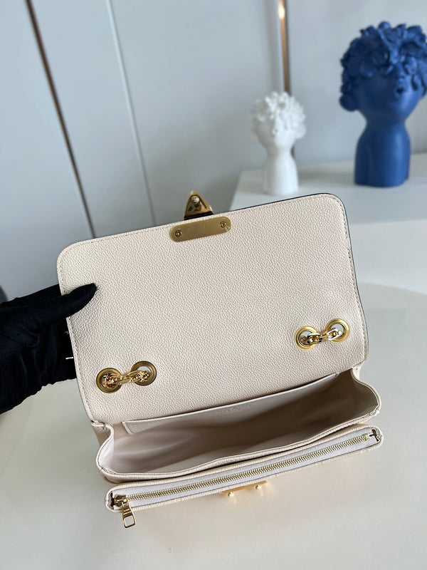 Alice Bags- Louis Vuittons  - 16470