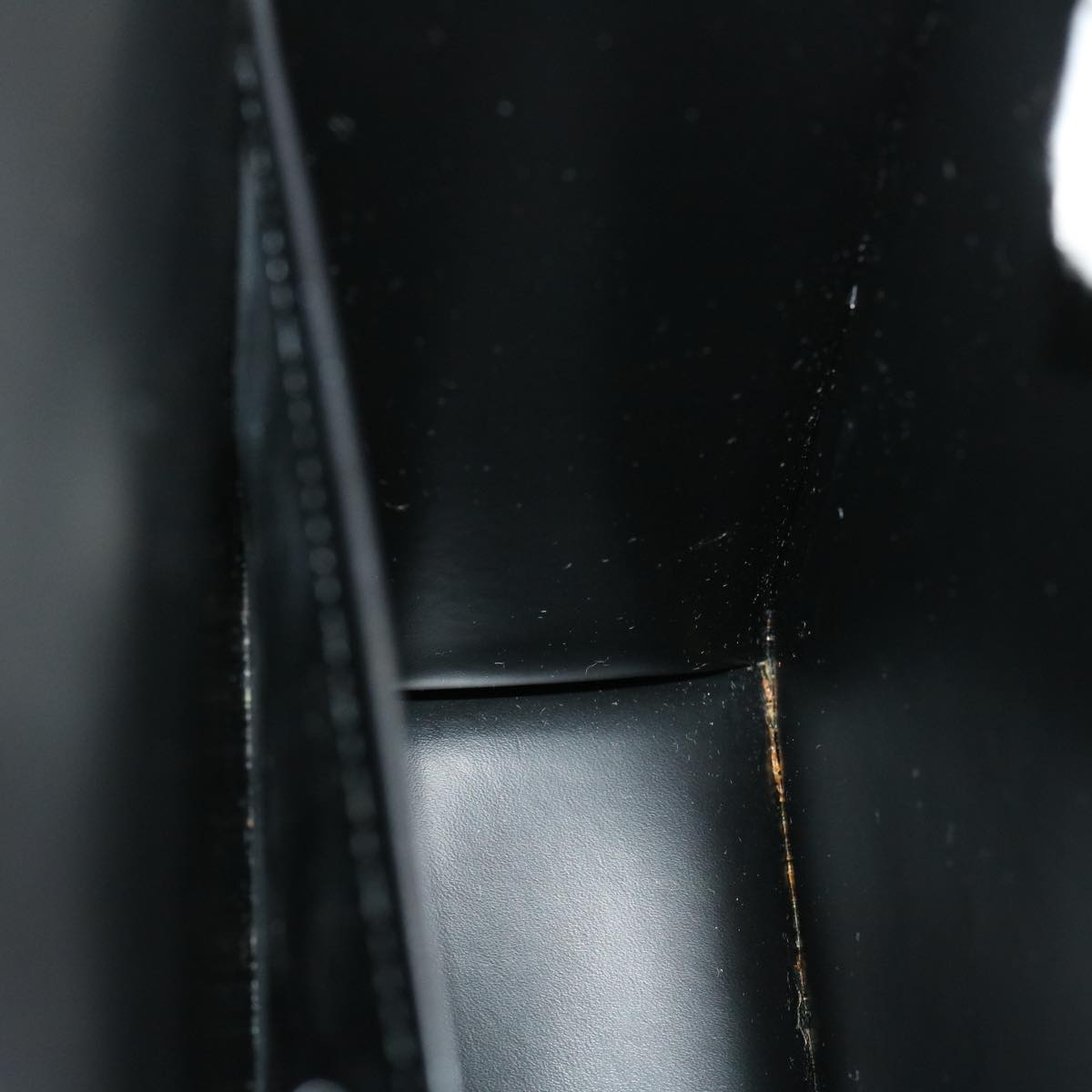 Louis Vuitton COUVERTURE AGENDA FONCTIONNEL PM Shoulder Bag