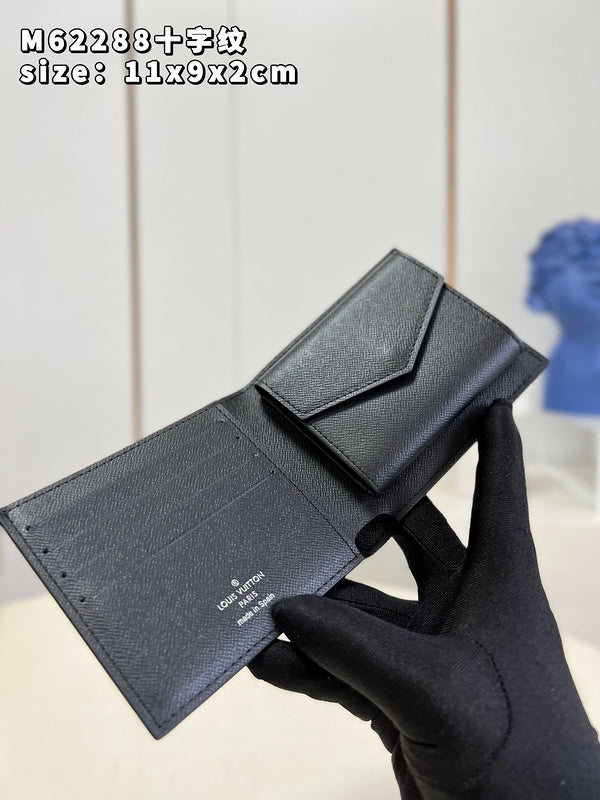 Alice Bags- Louis Vuittons  - 16084