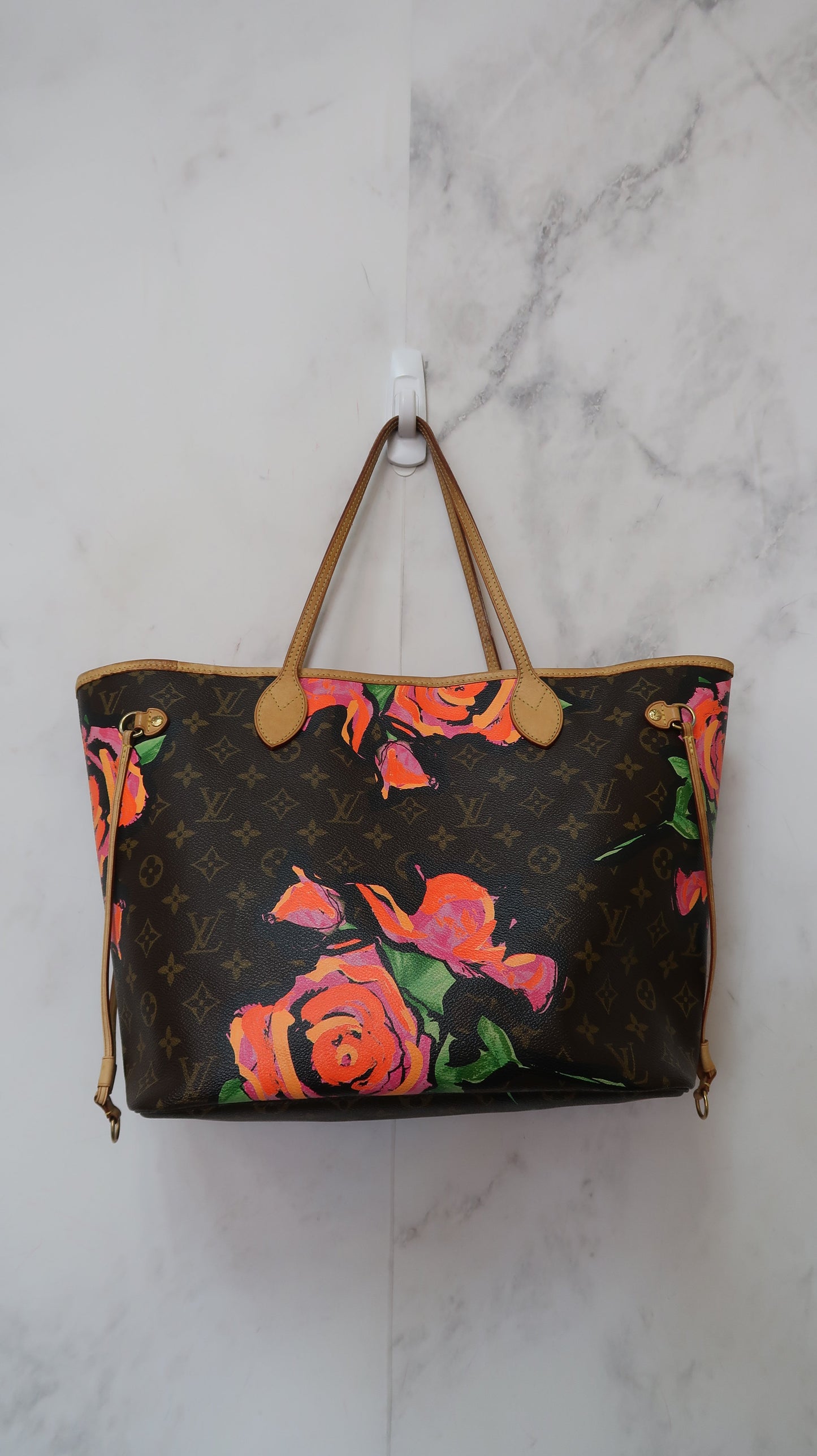 Handbag Luxury Designer By Louis Vuitton  Size: Large
