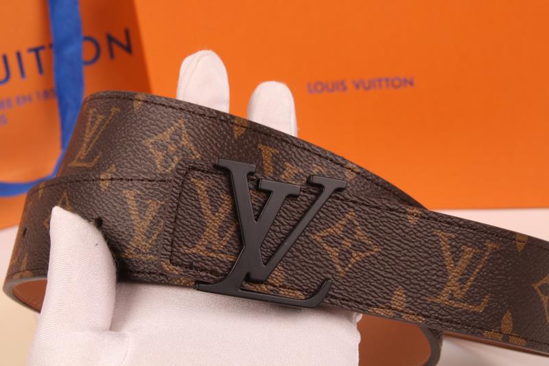 Louis Vuitton Belt and wallet Set