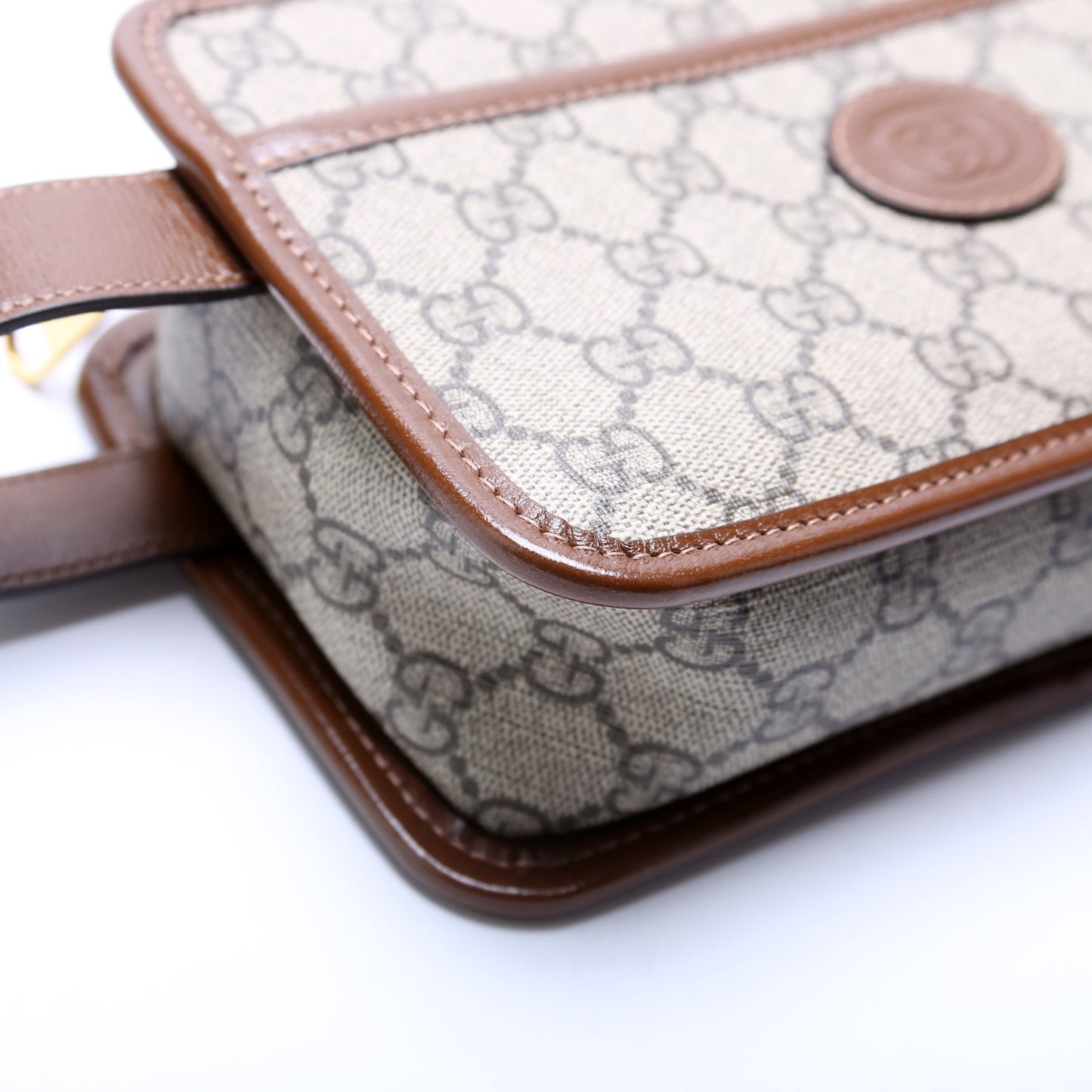 Gucci Supreme Travel Pouch 625764