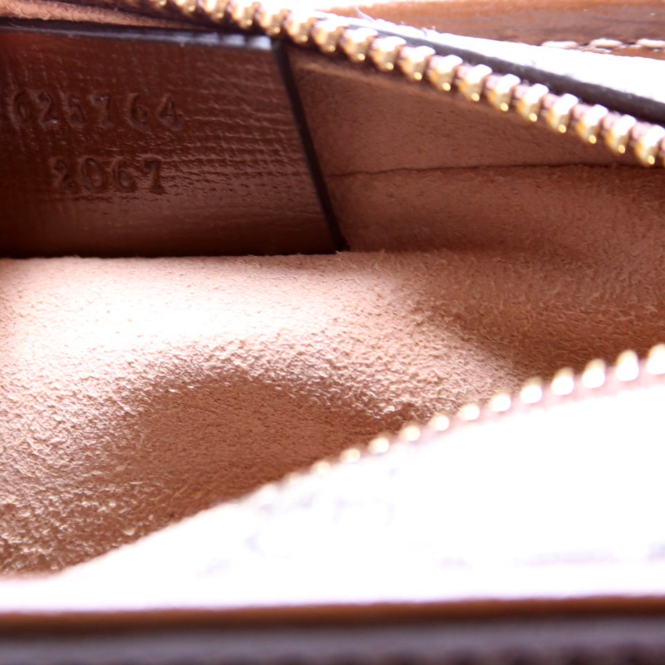 Gucci Supreme Travel Pouch 625764