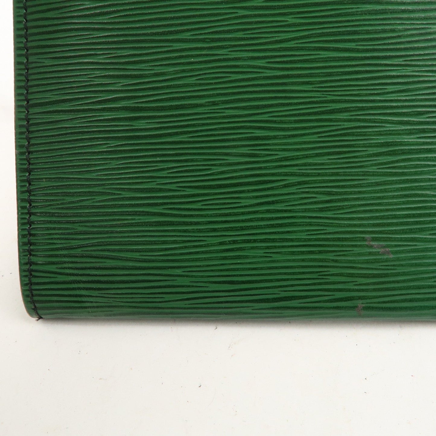 Louis Vuitton Epi Iena 28 Clutch Bag Borneo Green M52724