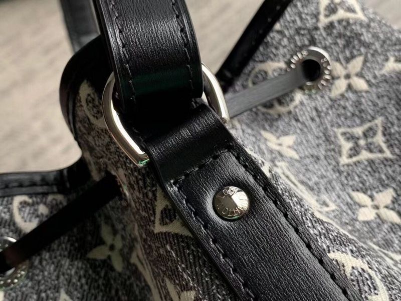 Alice Bags- Louis Vuittons  - 16023