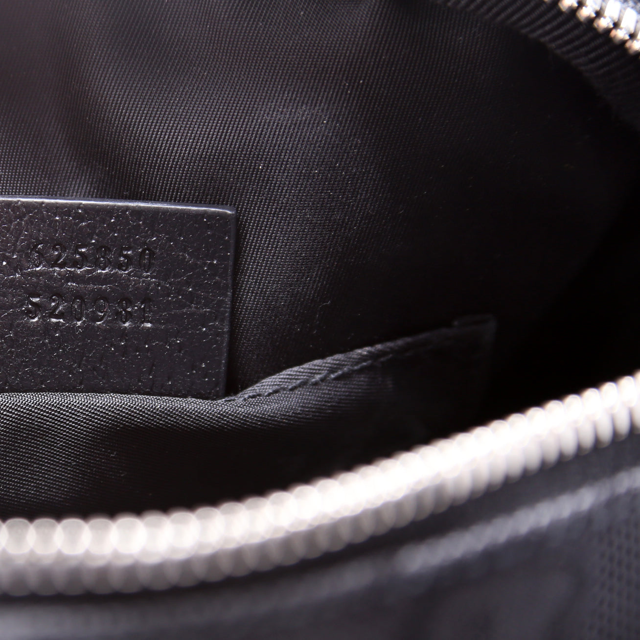 Gucci Nylon Off the Grid Shoulder Bag 625850