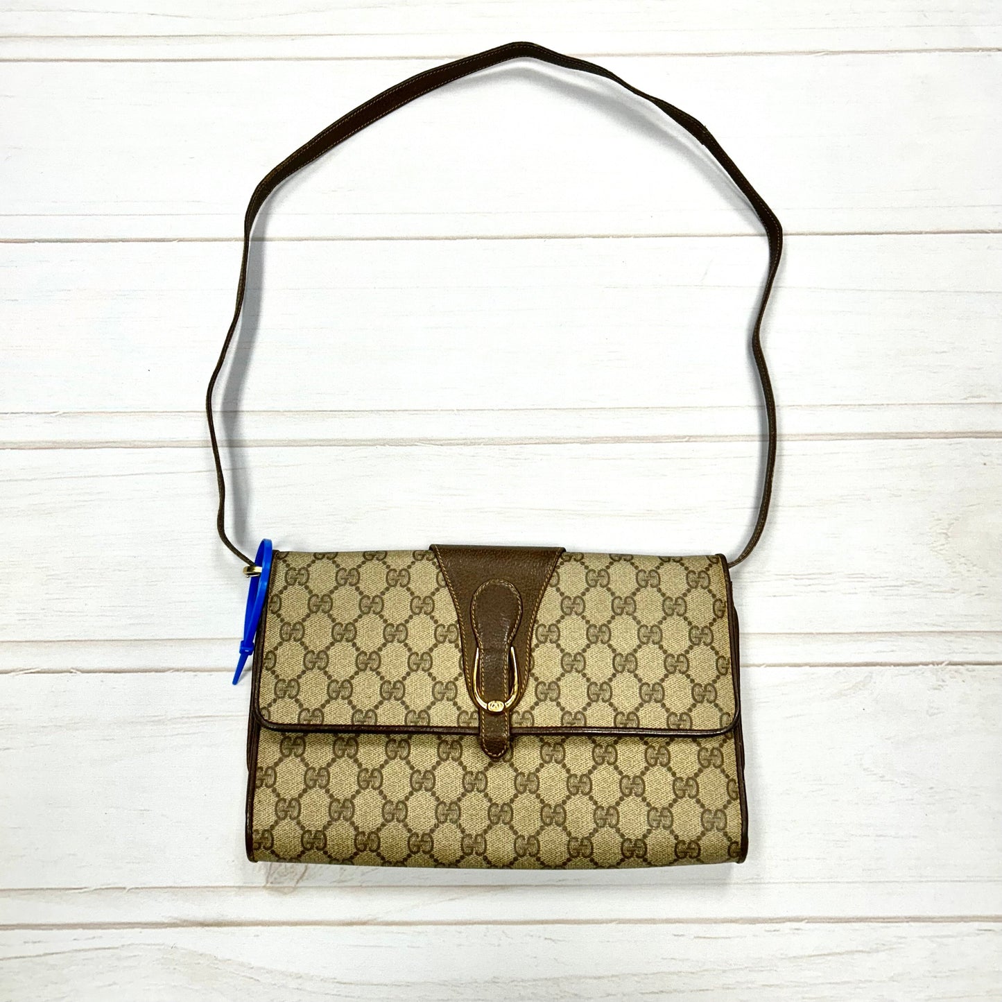 Crossbody Luxury Designer By Gucci  Size: Medium