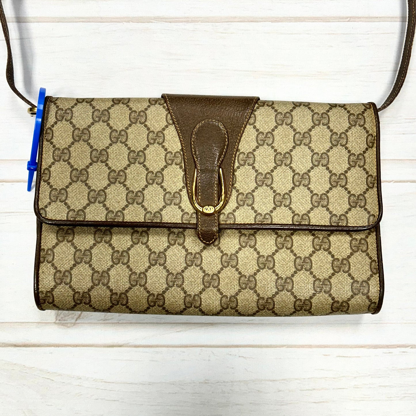 Crossbody Luxury Designer By Gucci  Size: Medium