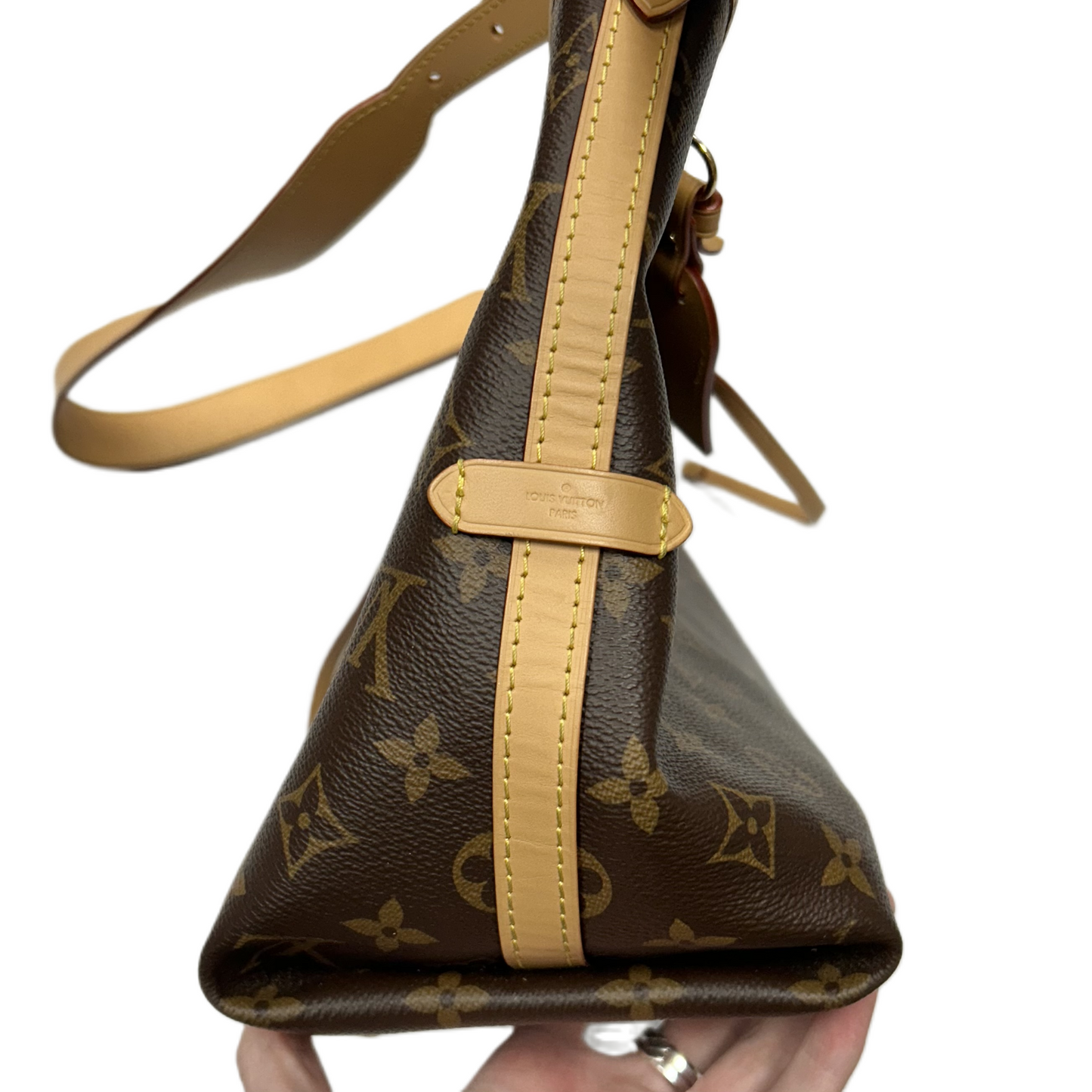HandBag Luxury Designer By Louis Vuitton, Size: Medium