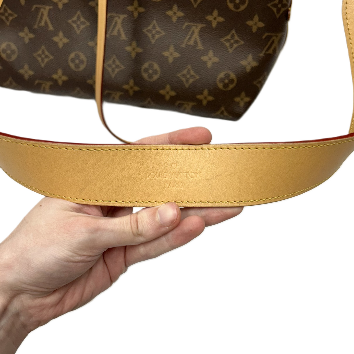 HandBag Luxury Designer By Louis Vuitton, Size: Medium