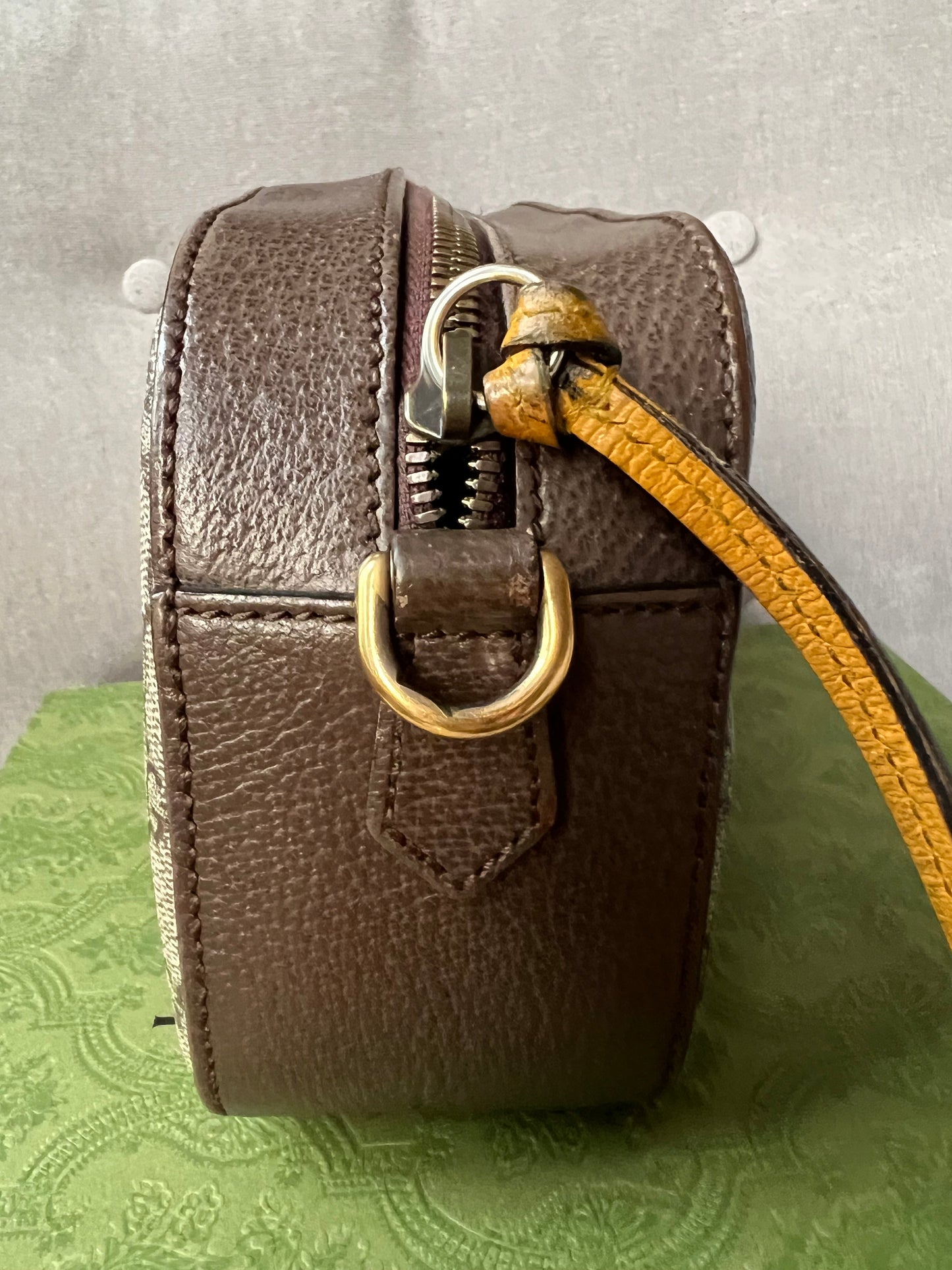 Gucci Neo Vintage GG Supreme Messenger Bag (RRP £1060)
