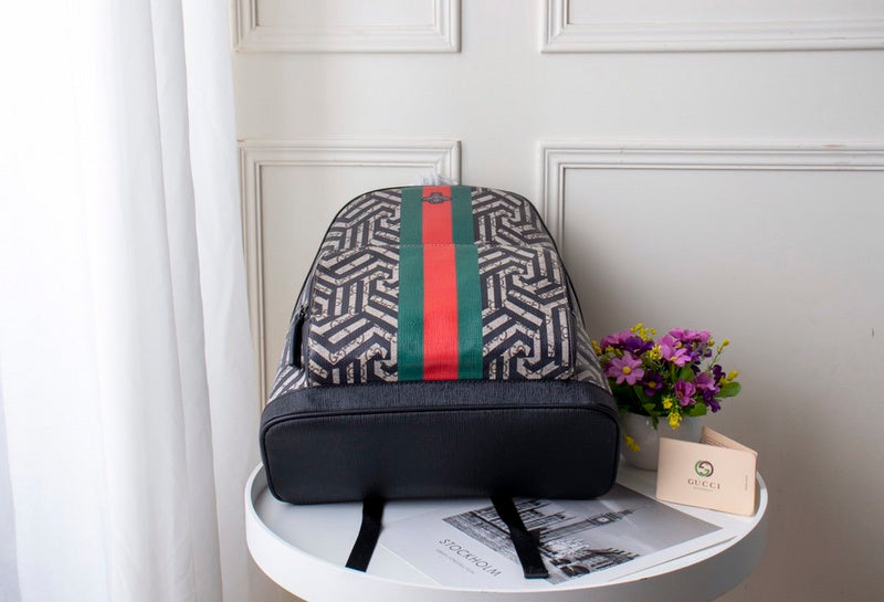 Gucci Bags - The Tote   1099