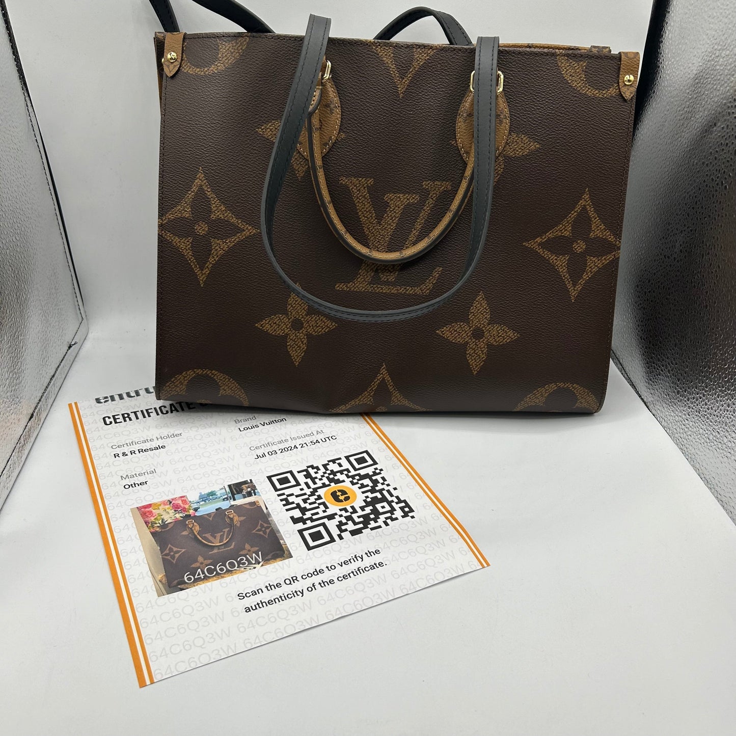 HandBag Luxury Designer By Louis Vuitton, Size: Medium