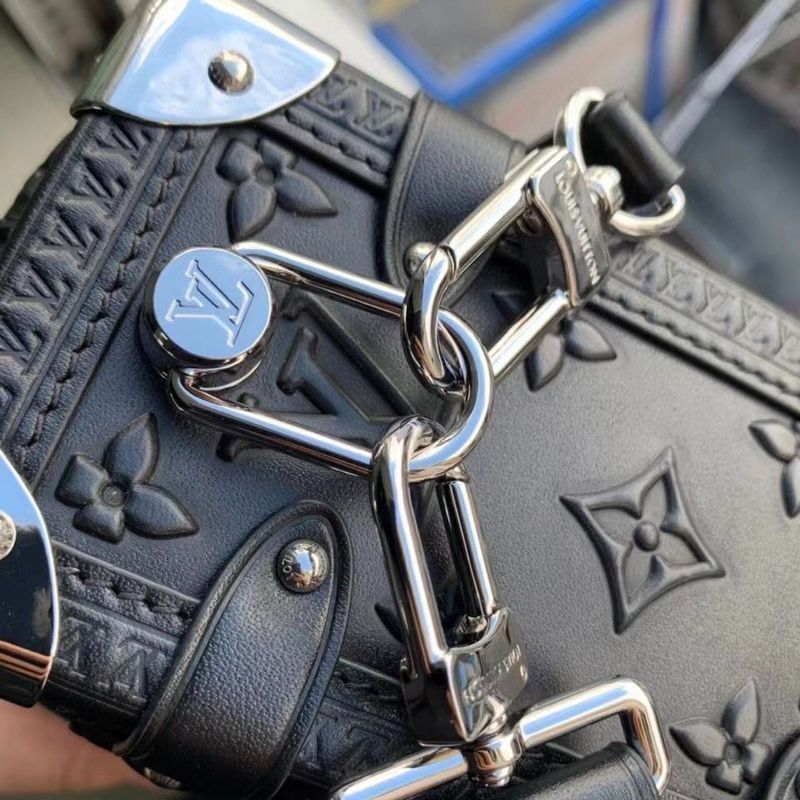Alice Bags- Louis Vuittons  - 15958