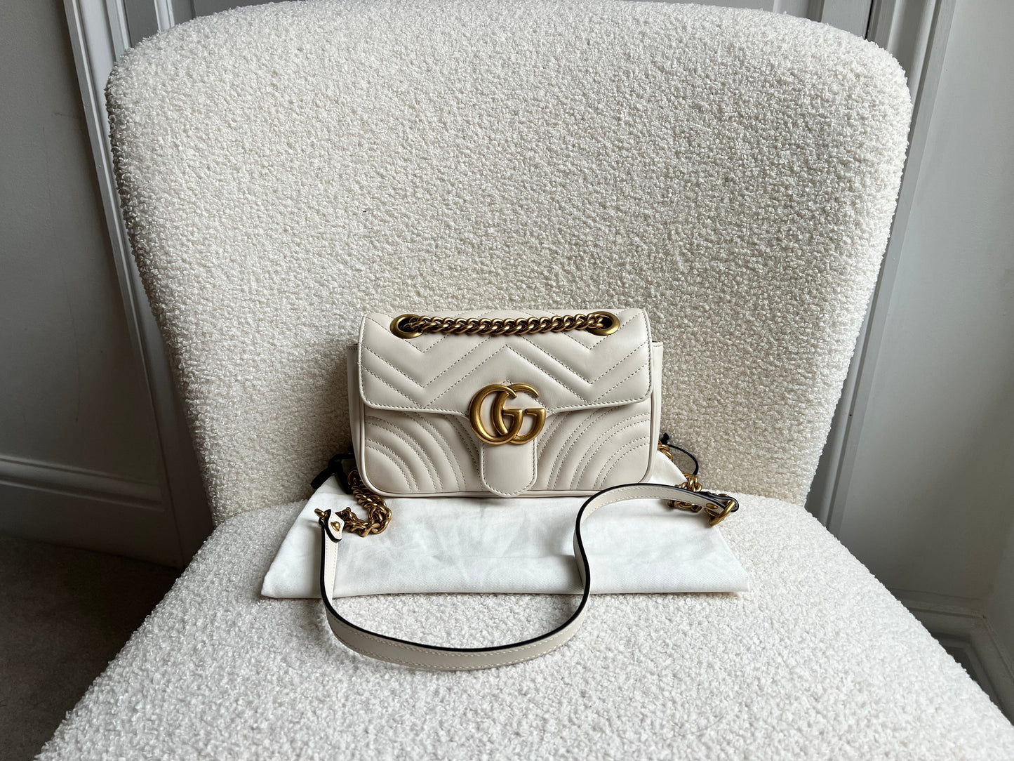 Gucci GG White Marmont Mini Shoulder Bag (RRP £1,890)