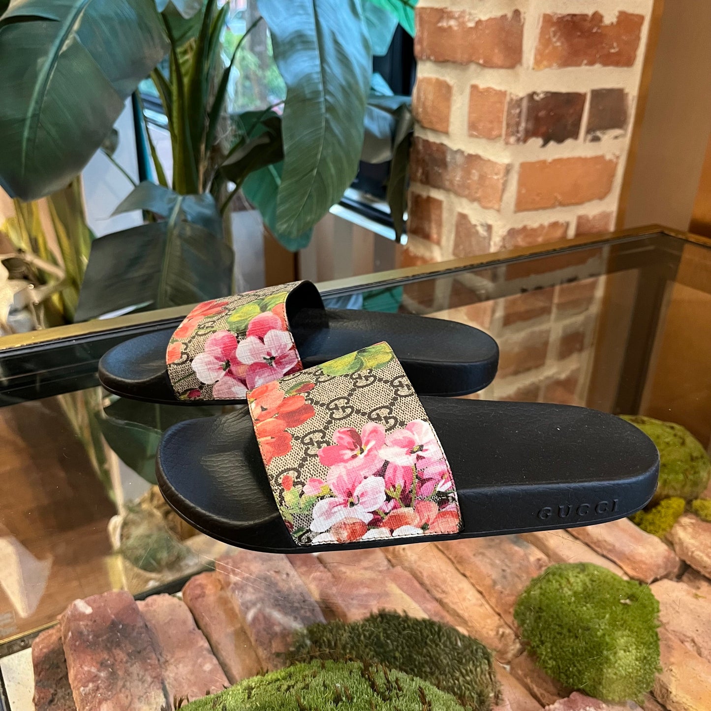 GUCCI Blooms Rubber Slides SZ 37