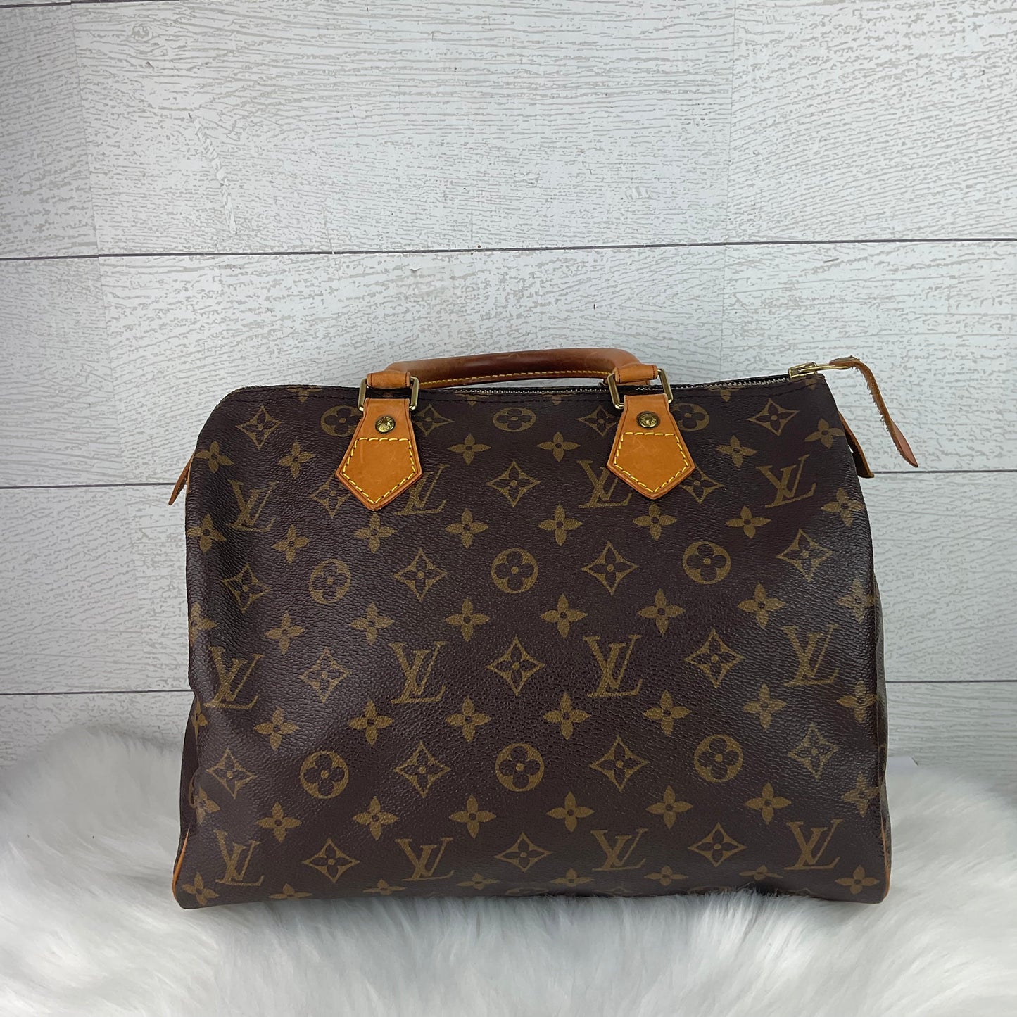 HandBag Luxury Designer By Louis Vuitton, Size: Large