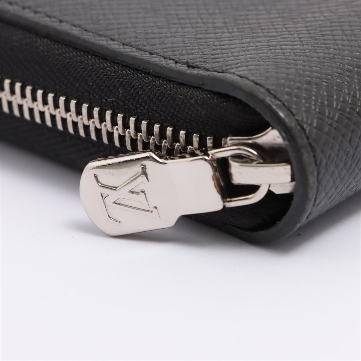 Louis Vuitton Black Leather Zippy organizer wallet accessories