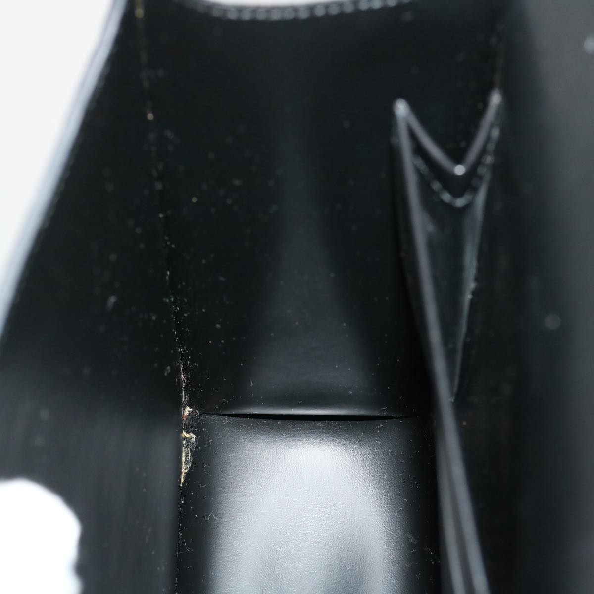 Louis Vuitton COUVERTURE AGENDA FONCTIONNEL PM Shoulder Bag