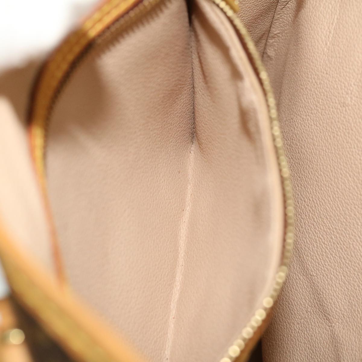 Louis Vuitton Bucket GM Shoulder Bag
