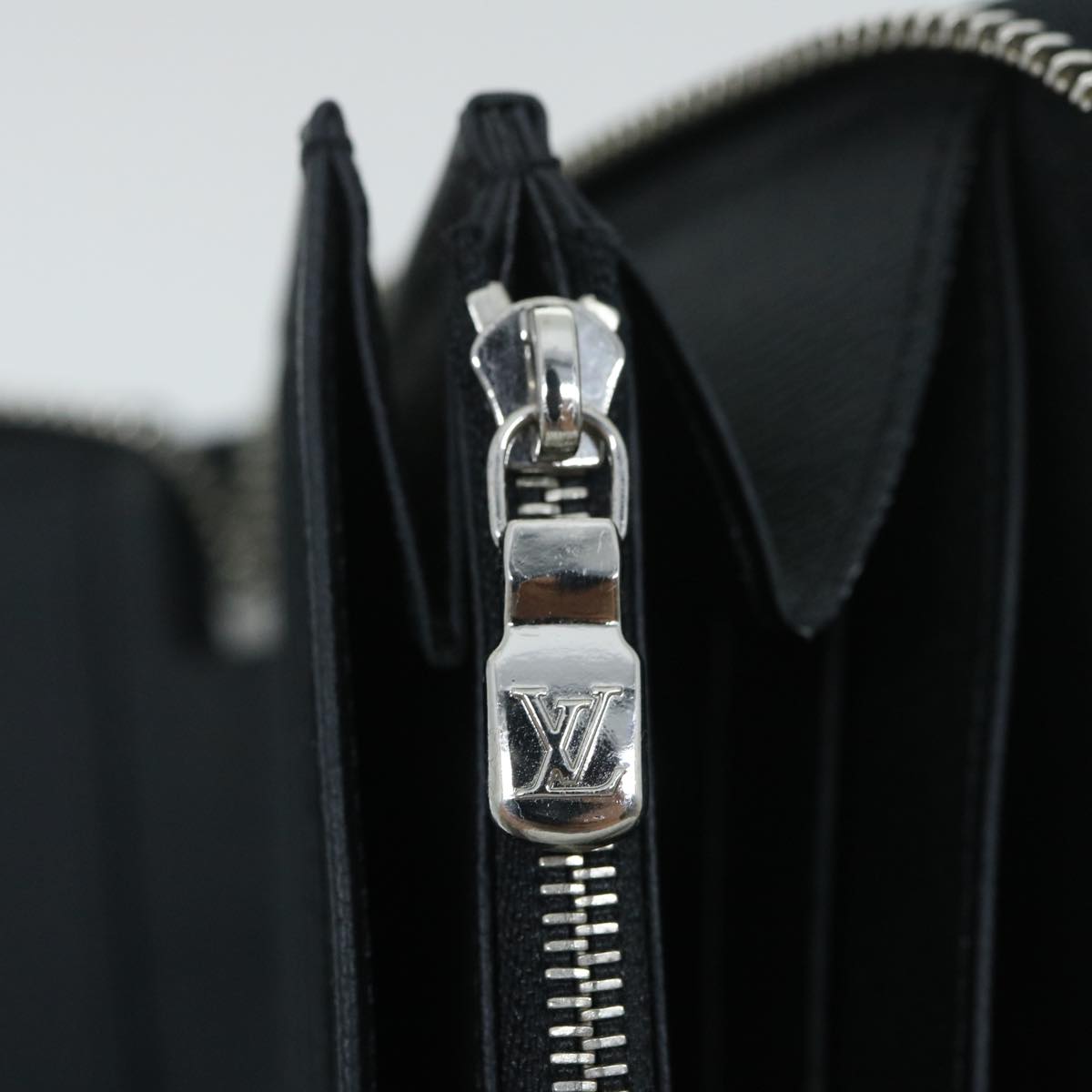 Louis Vuitton Gray Canvas Zippy organizer wallet accessories