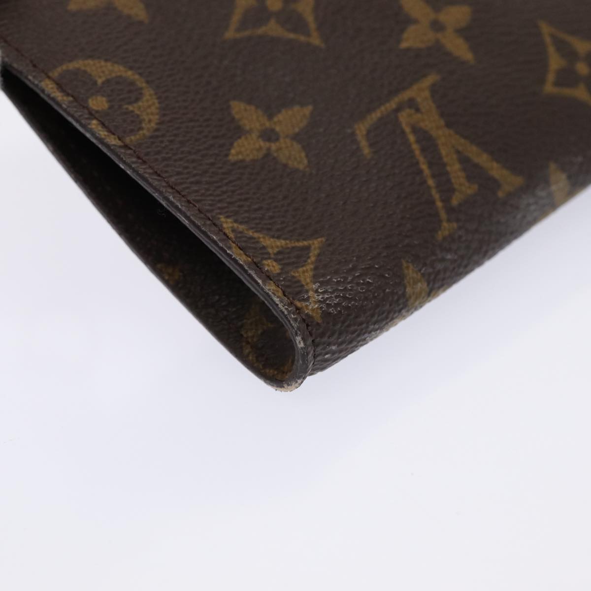 LOUIS VUITTON Bucket Clutch Bag