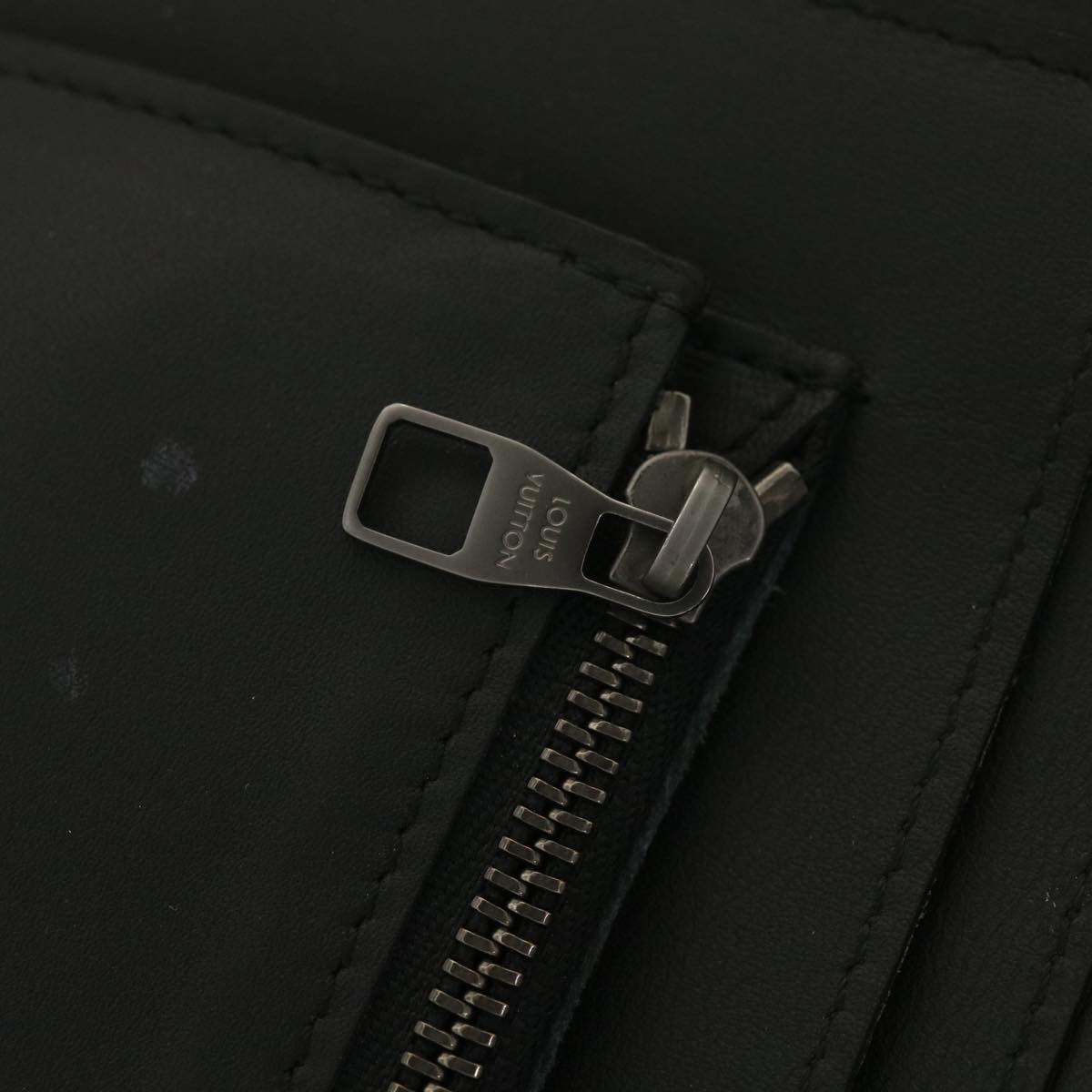 Louis Vuitton Black Leather Zippy wallet wallet accessories