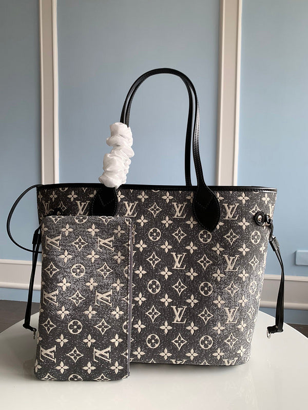Alice Bags- Louis Vuittons  - 16098