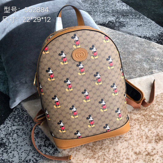Gucci   Luxury Bags  990
