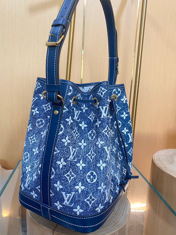 Alice Bags- Louis Vuittons  - 16718