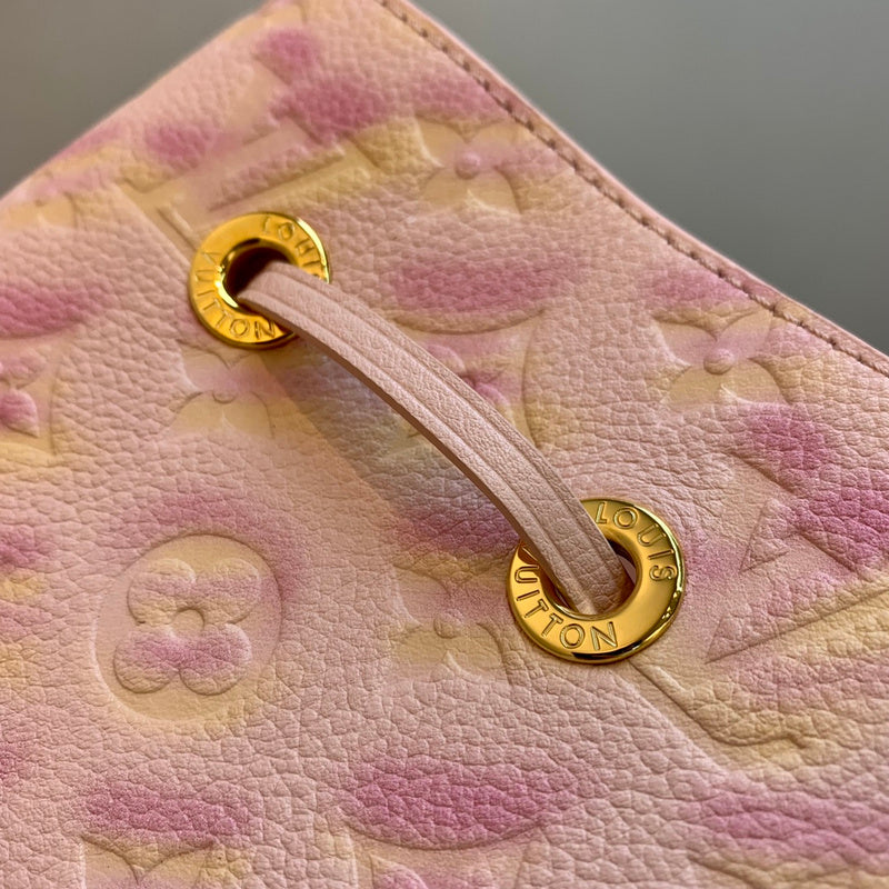 Alice Bags- Louis Vuittons  - 16566