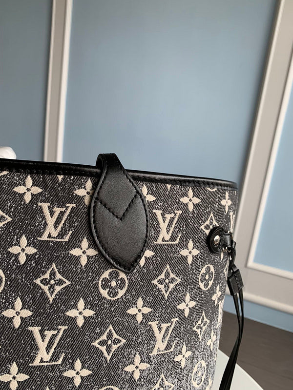 Alice Bags- Louis Vuittons  - 16098