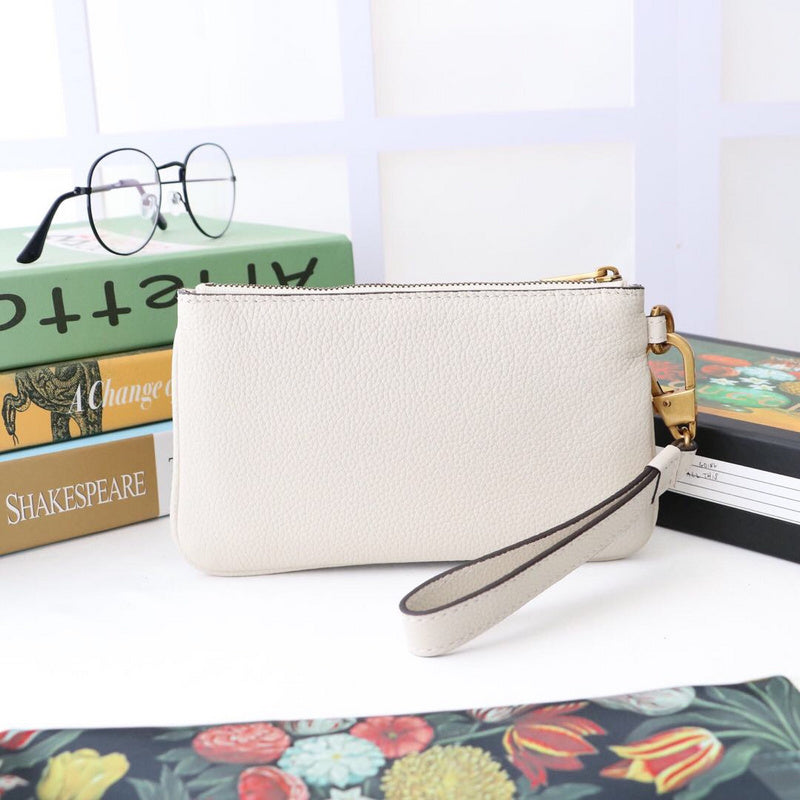 Gucci   Luxury Bags  869