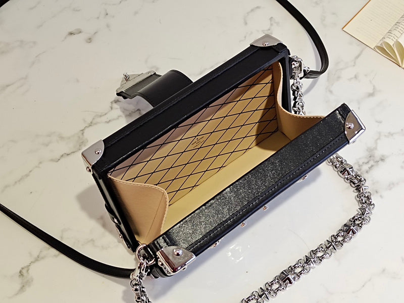 Alice Bags- Louis Vuittons  - 16071