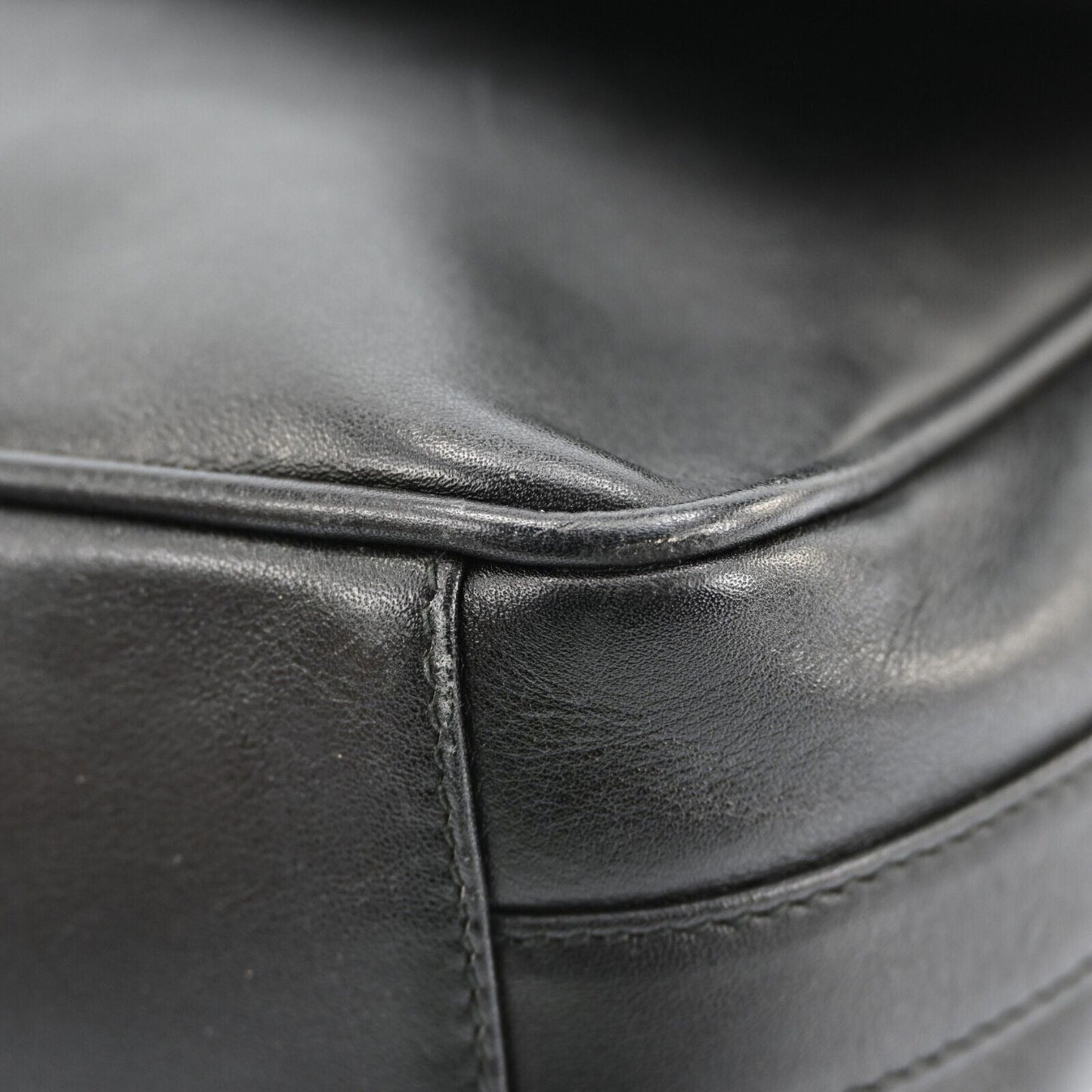 Gucci black leather 1955 Horse-bit cross body with a chrome accent