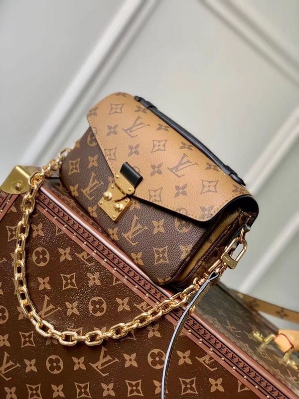 Alice Bags- Louis Vuittons  - 15970