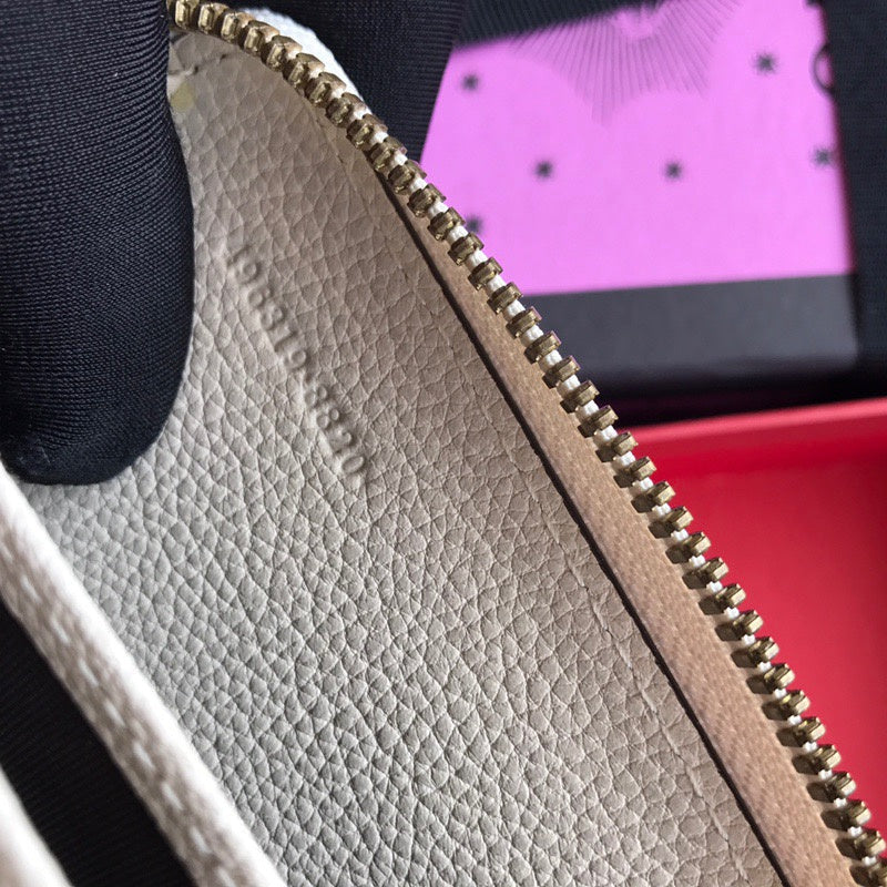 Gucci   Luxury Bags  876