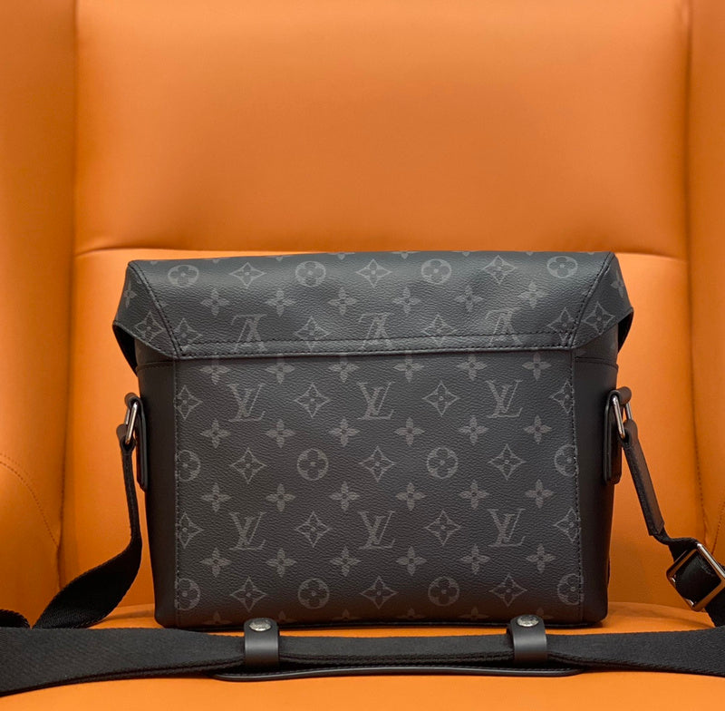 Alice Bags- Louis Vuittons  - 16242