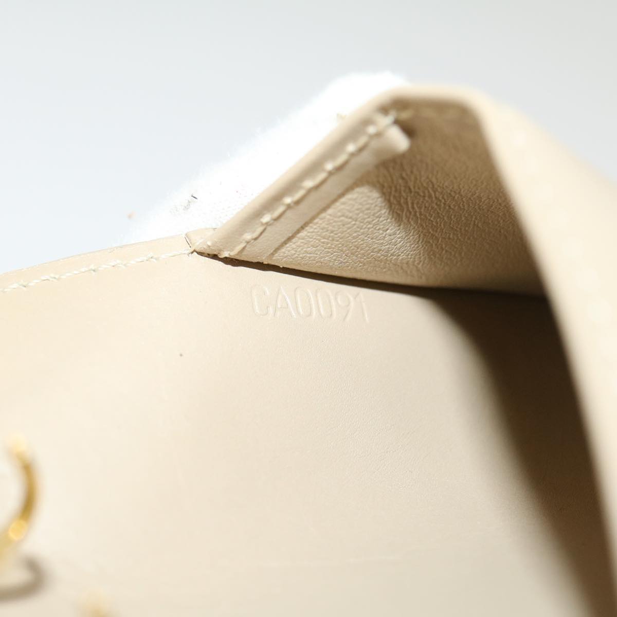 Louis Vuitton Beige Patent leather Agenda wallet accessories