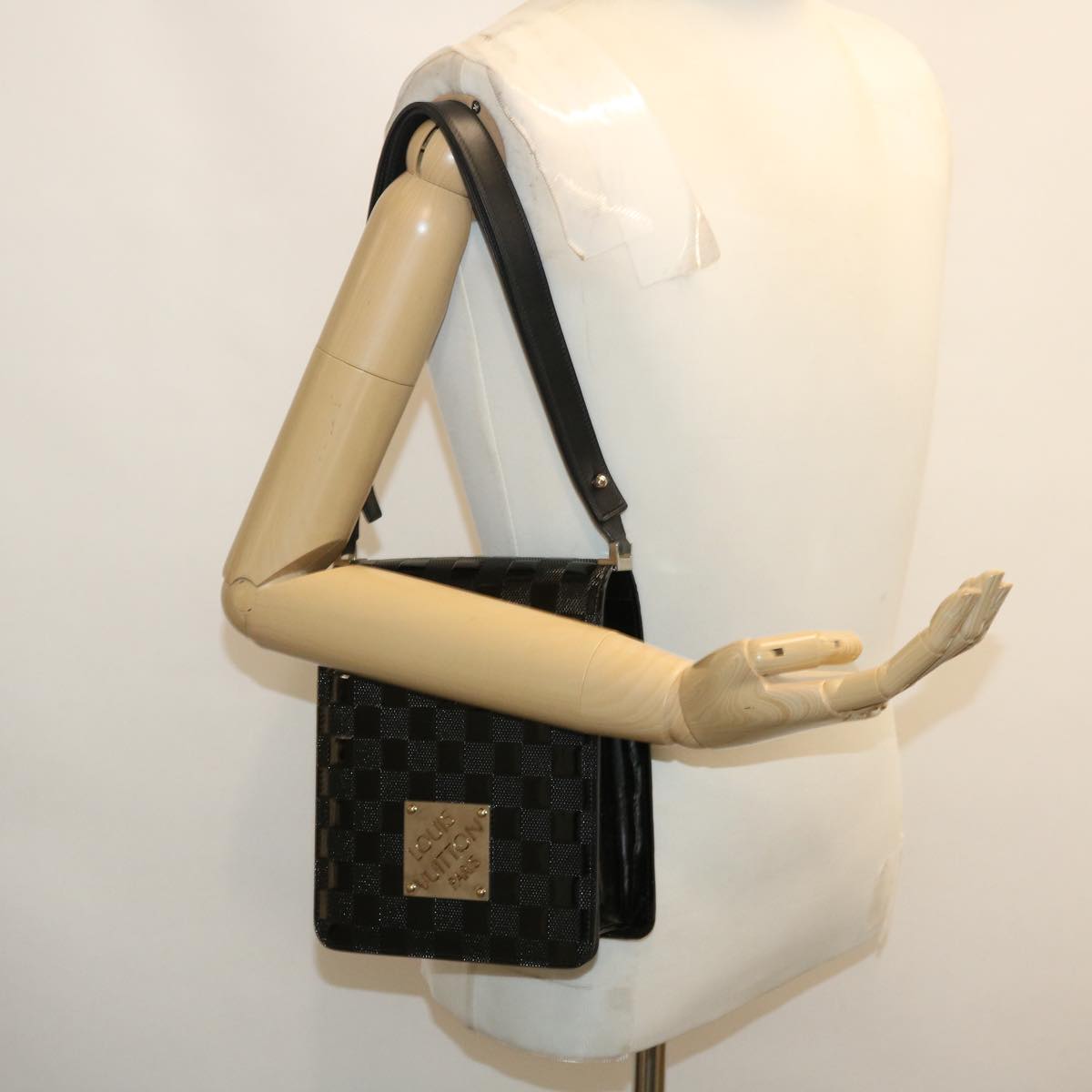 Louis Vuitton COUVERTURE AGENDA FONCTIONNEL PM Shoulder Bag