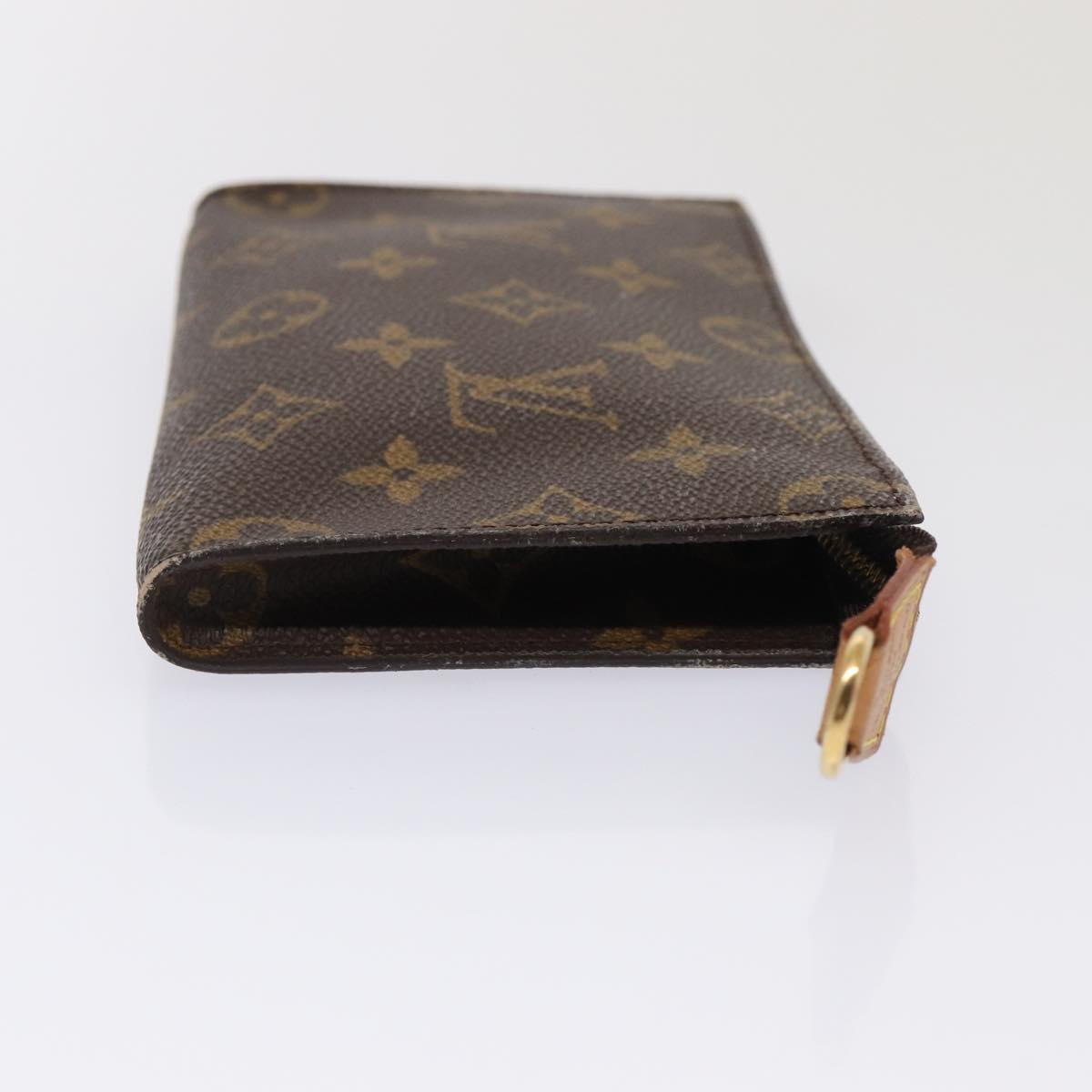 LOUIS VUITTON Bucket Clutch Bag