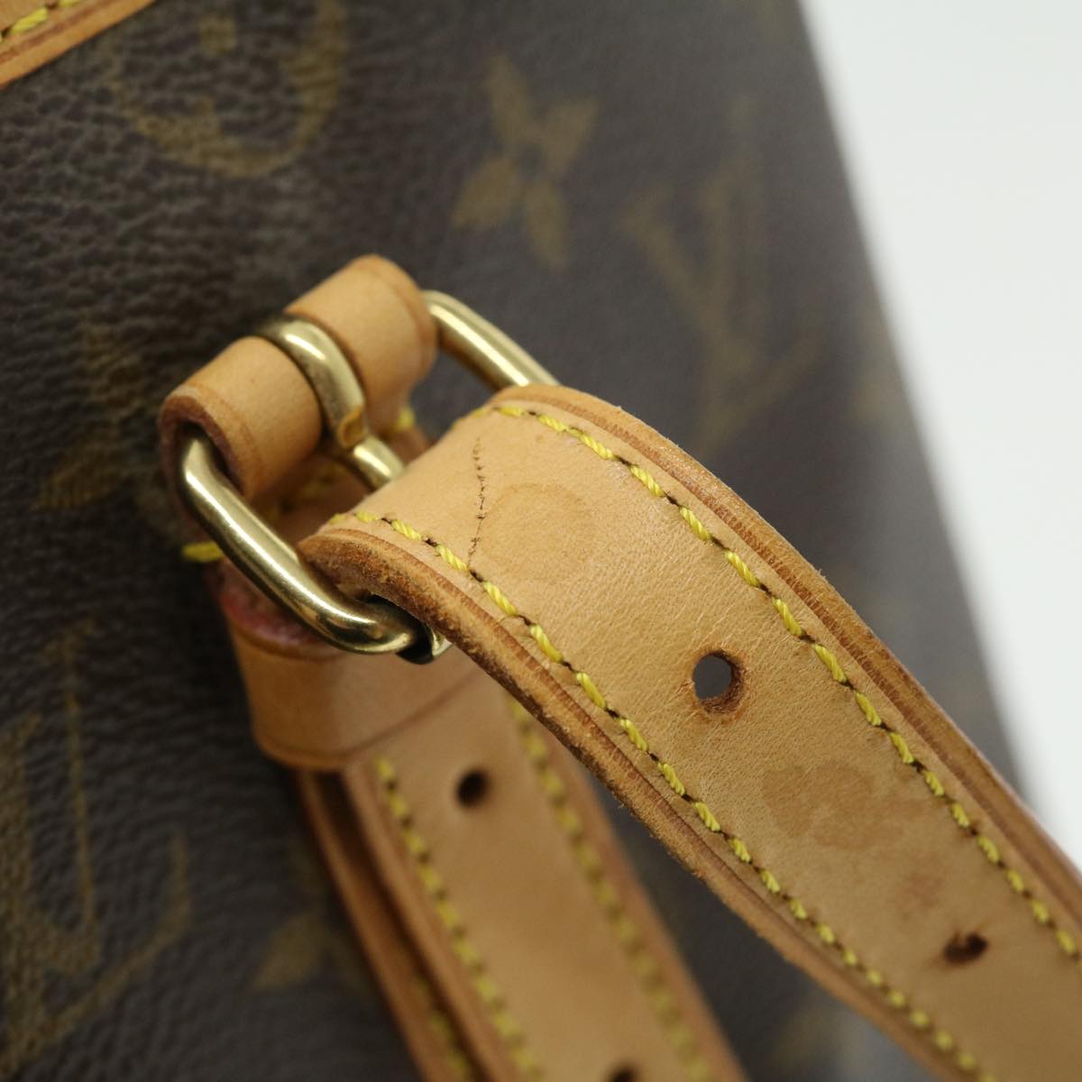 Louis Vuitton Bucket GM Shoulder Bag