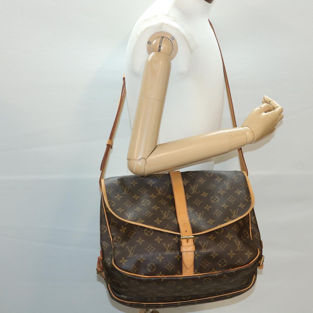 Louis Vuitton Brown Canvas Saumur shoulder bag