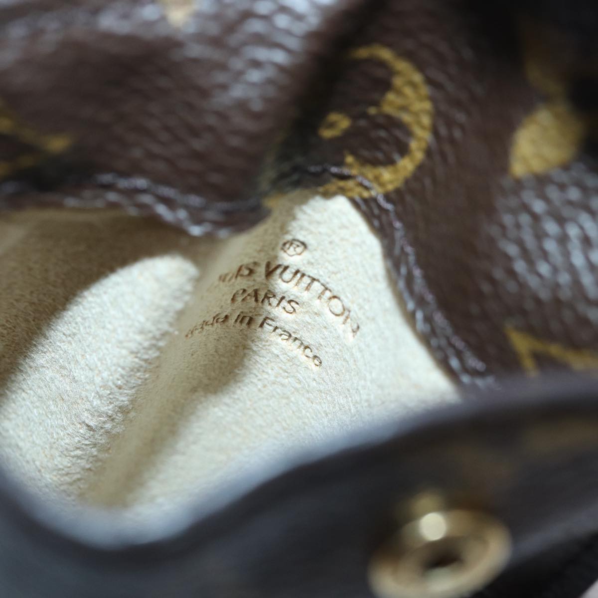 LOUIS VUITTON Etui à lunettes Jewelleryset