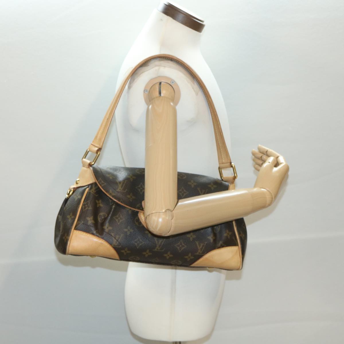 Louis Vuitton Brown Canvas Beverly shoulder bag